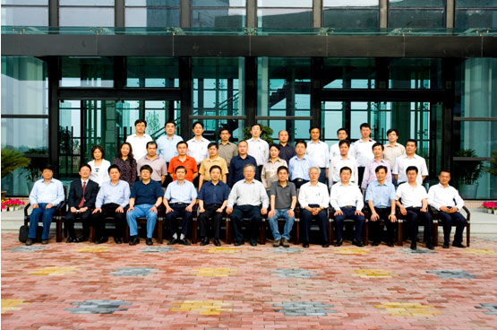 2008��5��3��ȫ���˴�ί�ḱίԱ�����й���ѧԺ·���Ժ���Ӳ��������ʱ��������Ա��Ӱ